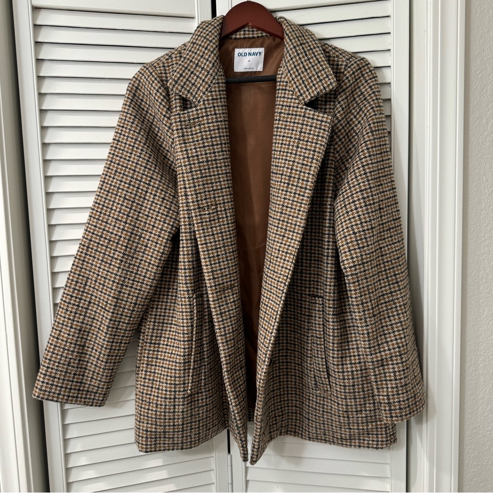 Houndstooth coat